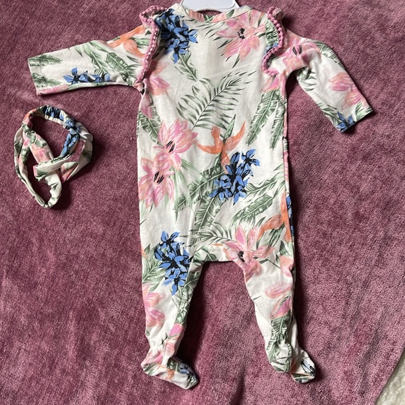 Two sleepers One is Jessica Simpson 3 to 6 months the other ones L&J 3-6months - Picture 2 of 9